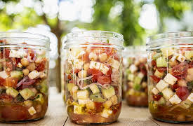 The Mountain Kitchen, Season 1: Snack in a Sack