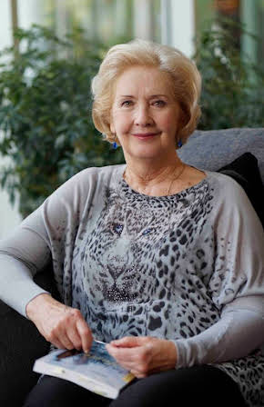 Andrée Lachapelle as 