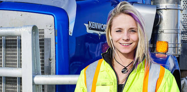 9:00 PM: Ice Road Truckers (S11 E5) (S11) | Paramount | 11/17 2025