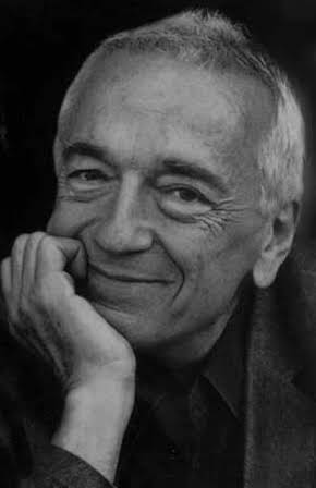 Jean-Pierre Cassel as Père Lucien et le Vendeur