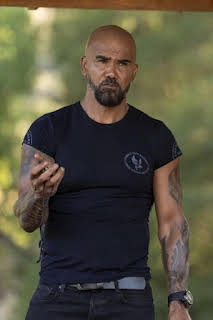 21:53: S.W.A.T. Exiles:  Nueva Generación (T1): Ep.1 Entrada limpia | AXN | 10/26 2026
