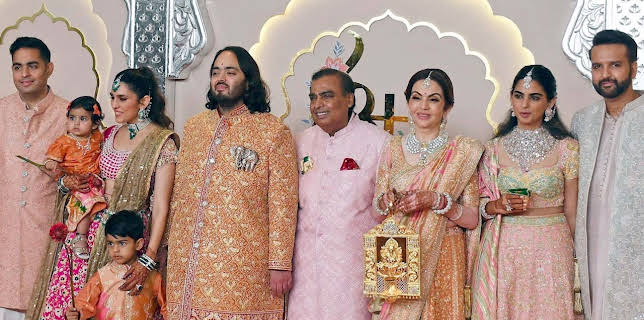 06:05: Warum ist Reichtum so ungerecht verteilt? | NDR Fernsehen | 11/8 2025