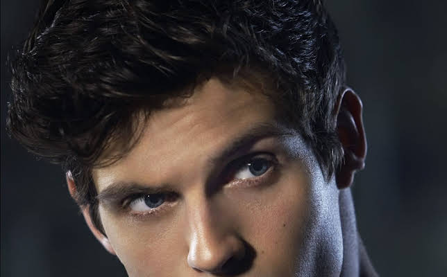 Daniel Sharman