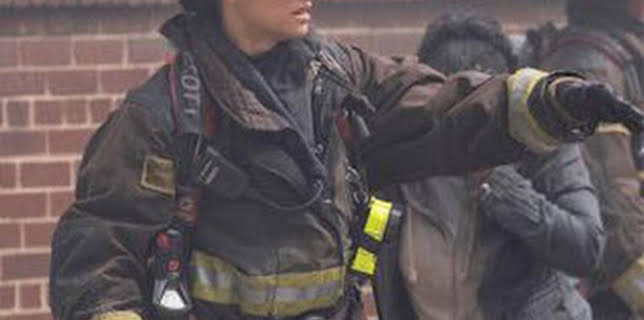 21:59: Chicago Fire (T13): Ep.22 Tenía que acabar así | AXN | 3/2 2026