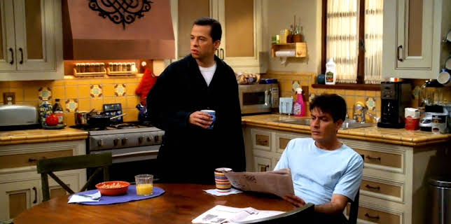 21:10: Two and a Half Men (S4 E12) (S4) | Kanal 9 | 2/18 2026