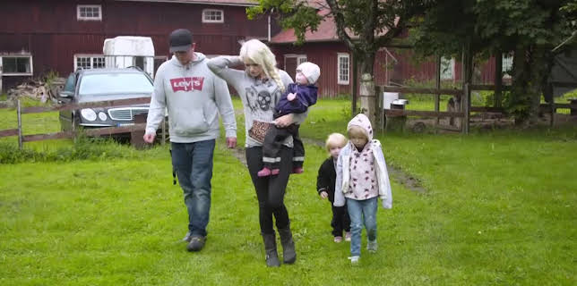 08:40: Unga Mammor (S2 E26) (S2) | TV3 | 12/13 2025