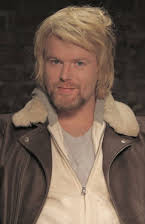 Simen Alsvik som Director