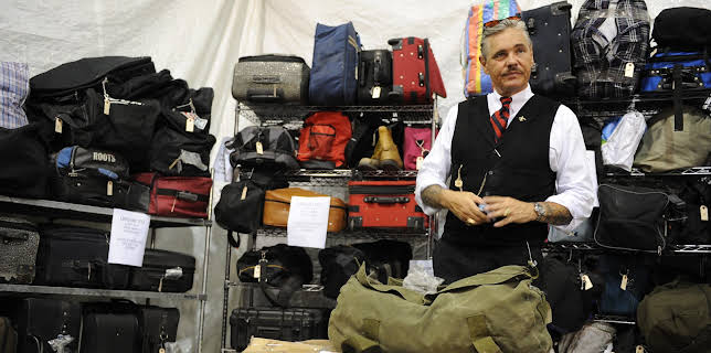 06:00: Baggage Battles (S1 E2) (S1) | Discovery Channel | 1/12 2026