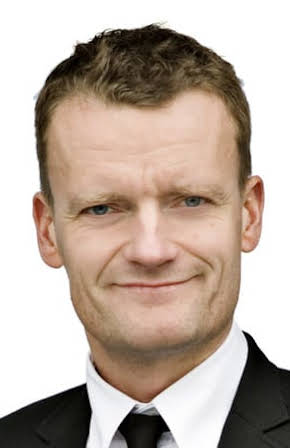 Frank Hvam as 