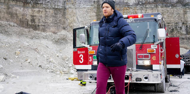 04:45: Chicago Med (S4 E12) (S4) | Viasat Series | 12/19 2025