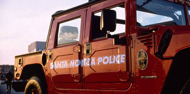 12:00: Pacific Blue (S1 E1) (S1) | TV6 | 1/21 2026