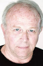 Alan Fudge como Dr. Diedrickson