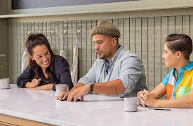 Silos Baking Competition, Season 1: Silos Baking Competition: Love on a Plate