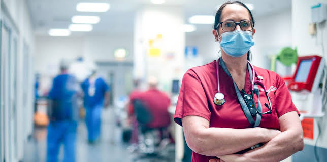 10:00 PM: 999: Critical Condition (S5 E6) (S5) | 5 Star | 11/5 2025