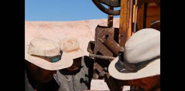 12:06: Cazadores de gemas: Sigue las pistas | Discovery | 12/13 2025