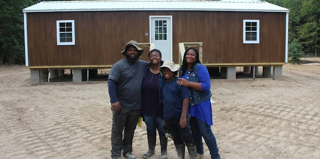 12:10: Homestead Rescue (S3 E7) (S3) | Animal Planet | 11/24 2025