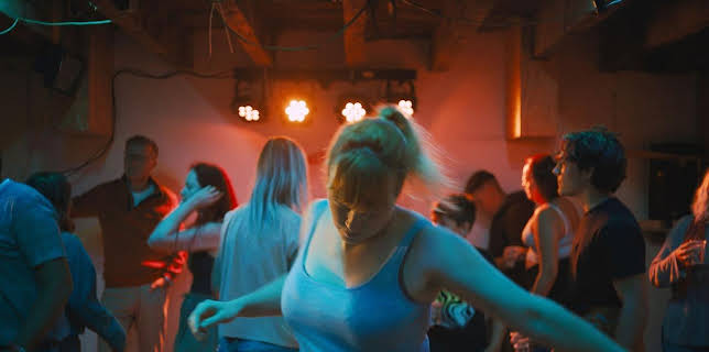 02:05: Woanders als daheim | SR Fernsehen | 11/22 2025