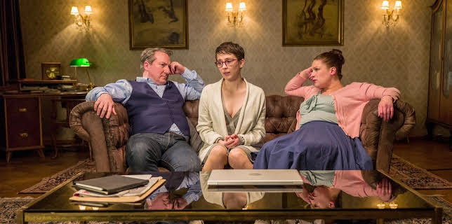 15:30: Walking on Sunshine (S03/E06) | One | 12/10 2025