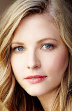 Elizabeth Blackmore como 