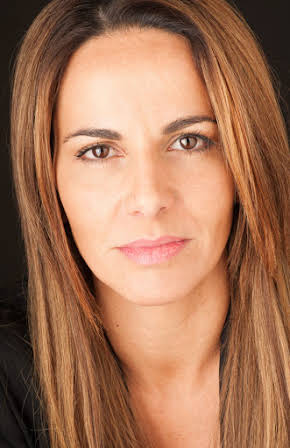 Susana Arrais as 