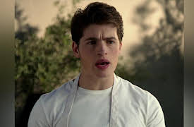 Faking It Season 1: Know Thy Selfie