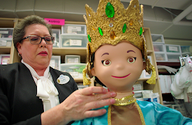 En dag hos Disney (Kortfilmer): Lupe de Santiago: Syerske