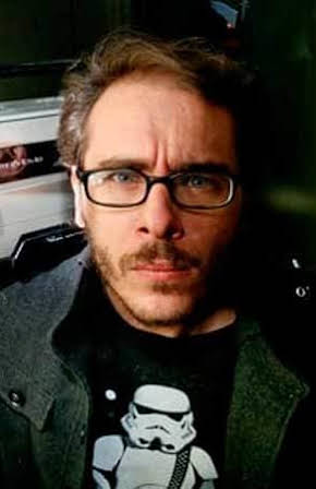 Pablo Parés as Director