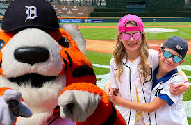 Ballpark Blast! The Series presented by MLB and pocket.watch: Detroit Tigers Surprise with My PB and J!