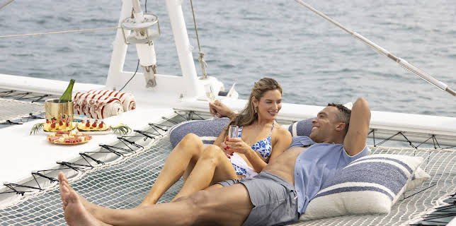 21:30: Ungkaren i paradis (S10 E1) (S10) | FEM | 1/5 2026