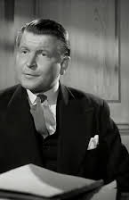 Hugh Manning como Prosecutor