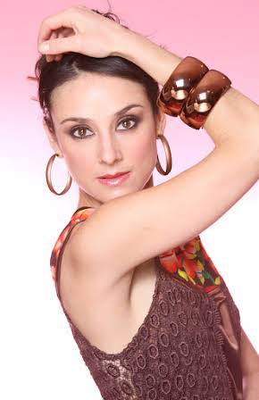 Sophie Alexander-Katz as Mirna