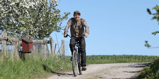 20:50: Det gode bondeliv: Sykkelsete og klossegulv | NRK 2 | 11/6 2025