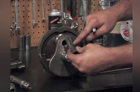 Triumph Motorcycle Repair Manuals Complete Videos: Triumph 650 Rebuild: Bottom End Teardown Sludge Trap