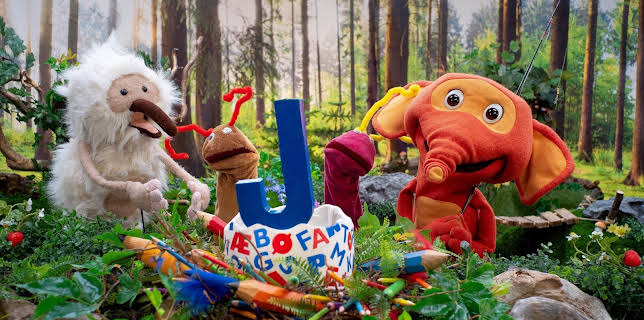 18:00: Fantorangens bokstaver: J for jordbær | NRK Tegnspraak | 3/24 2026