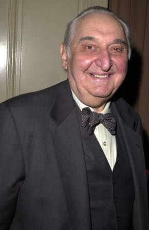 Fyvush Finkel as 