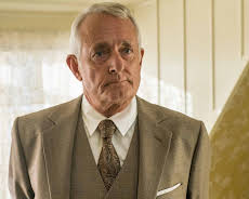 Seaside Hotel (S07/E05)