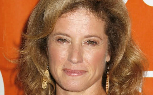 Nancy Travis