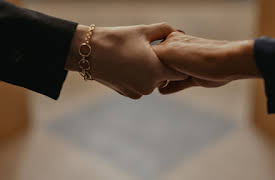 Knutby: I blind tro (Engelskt tal): Hand of God