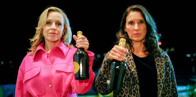 04:50: Vorstadtweiber (S05/E10) | One | 11/21 2025