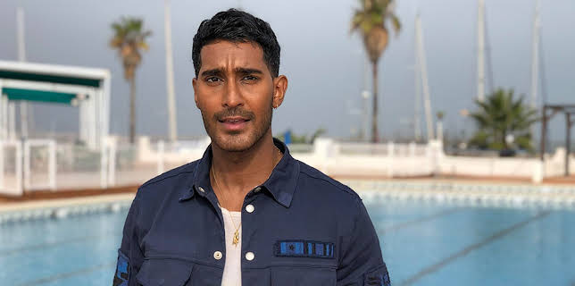 9:30 AM: A Place in the Sun | More 4 | 2/8 2026