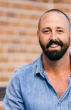 Ben Howling como Director