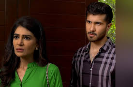 Aye Musht-E-Khaak: Episode 18