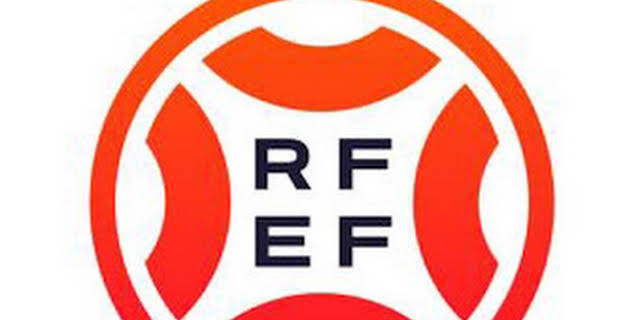 04:05: Primera Federación (T25/26): Europa - Antequera | Esport 3 | 12/13 2025