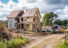 Draumen om eit småbruk: Vi må rive huset
