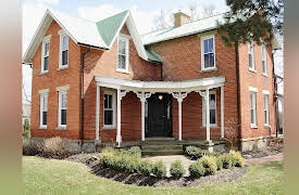 House Hunters: Big Houses Volume 1: Old vs. New in Ohio