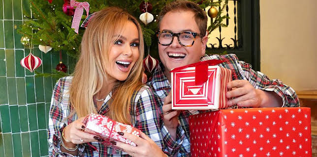 9:00 PM: Amanda & Alan's Spanish Job | BBC One Wales | 12/22 2025