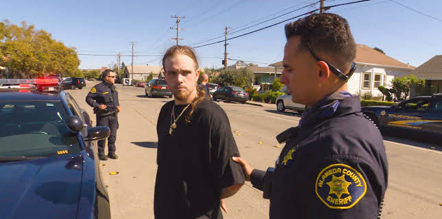 3:35 AM: Cops (S34 E1) (S34) | 5 USA | 11/10 2025