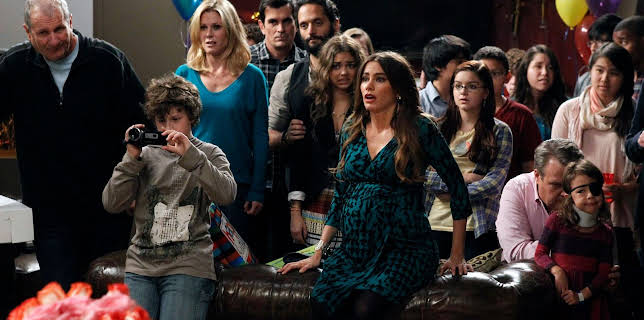 11:00 AM: Modern Family | E4 | 11/3 2025