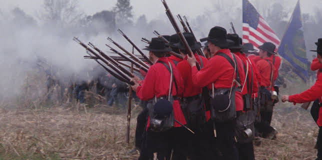 11:30: Nord och syd (S2 E1) (S2) | TV8 | 12/29 2025