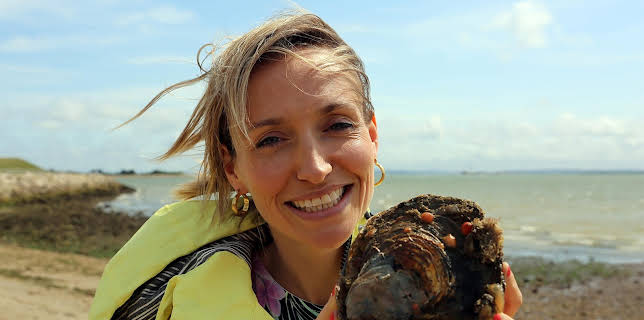 3:20 AM: Food Unwrapped | More 4 | 11/3 2025